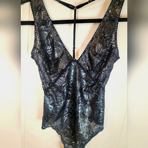Victoria's Secret XS Strappy Lace Bodysuit Teddy Black Metallic Palm - Picture 4 of 9